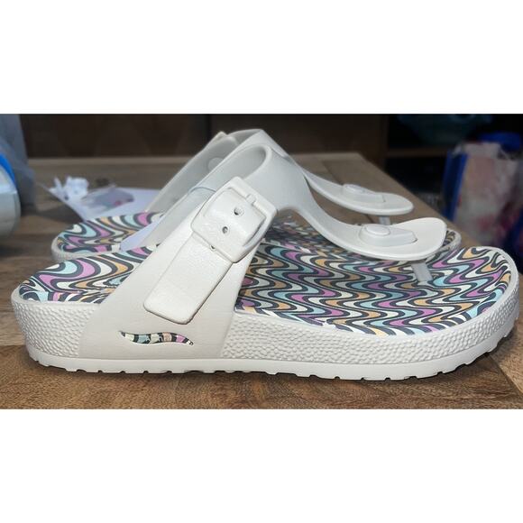 NWT Skechers FOAMIES Arch Fit Cali Breeze 2.0 Thong Sandal Printed Beige Size 8 - Picture 3 of 9